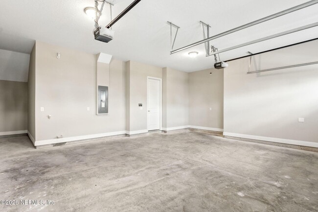 Building Photo - 571 Marquesa Cir