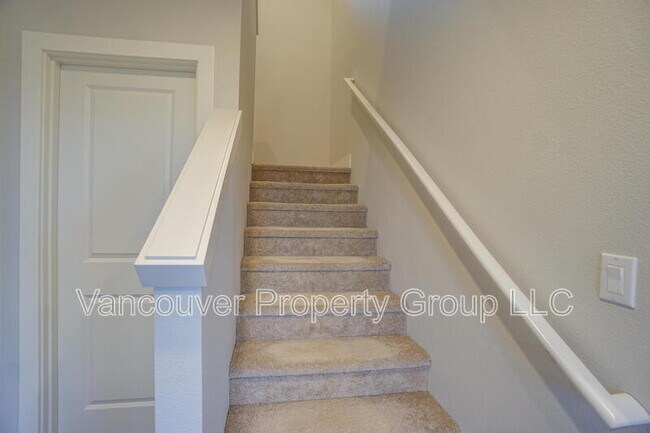 Building Photo - 11025 NE 137th Ave