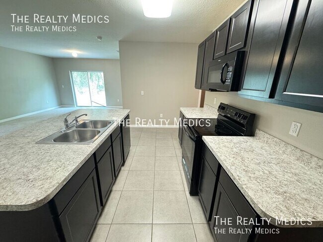 Building Photo - 1018 Ashentree Dr