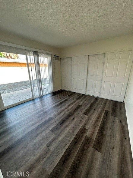 Building Photo - 685 E Vista Chino