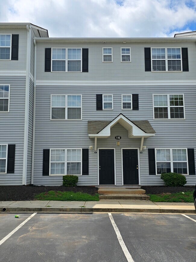 Building Photo - 116 University Village Dr