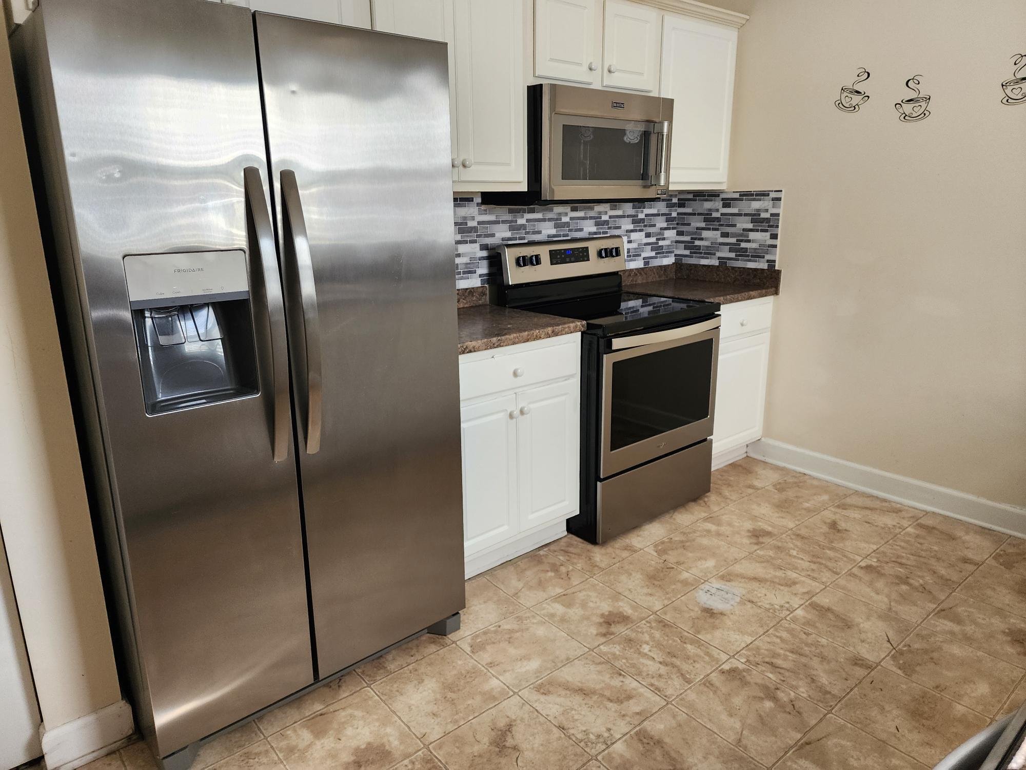 Building Photo - 176 Whispering Oaks Dr