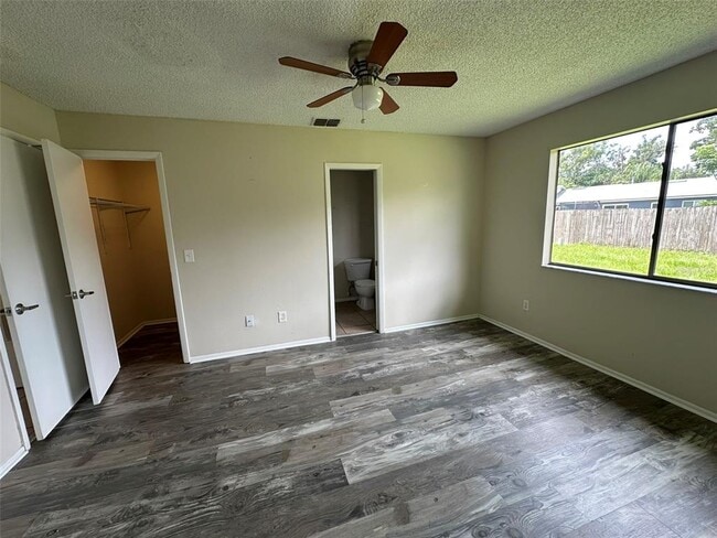 Building Photo - 804 Van Ness Cir