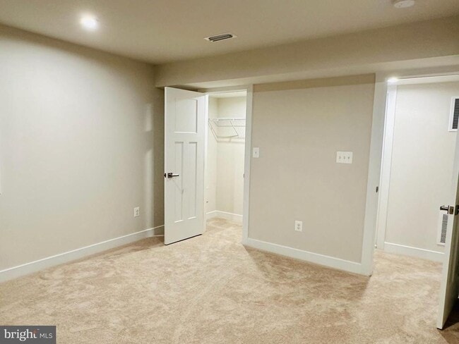 Building Photo - 11360 Wheeler Ridge Dr