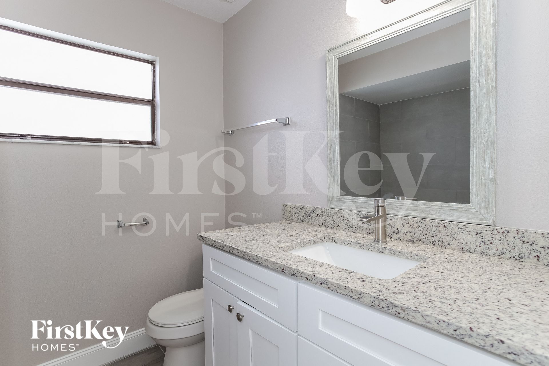 Building Photo - 1013 Dartmoor Pl