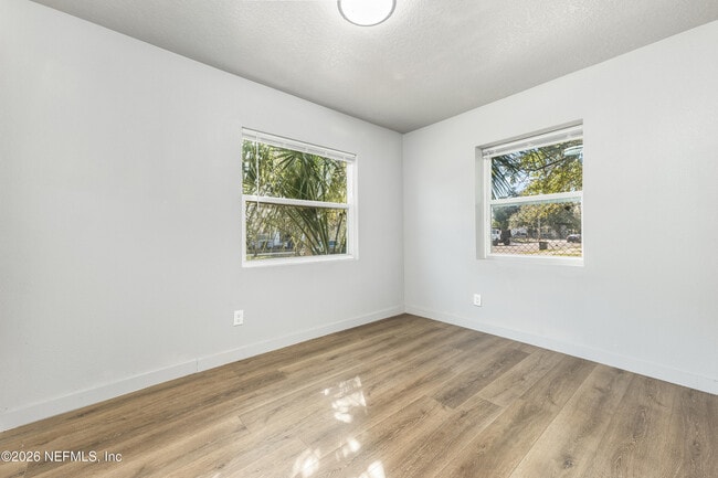 Building Photo - 231 E 16th St