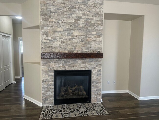 Building Photo - Single Story cul-de-sac 3Beds/2Bath Home i...