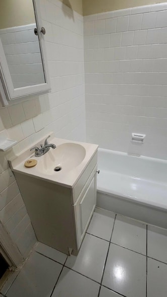 Building Photo - 3423 Ryburn Rd