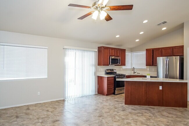 Building Photo - 2602 Tropical Sands Ave