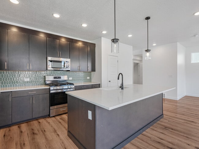 Building Photo - 4638 Tulip Ln