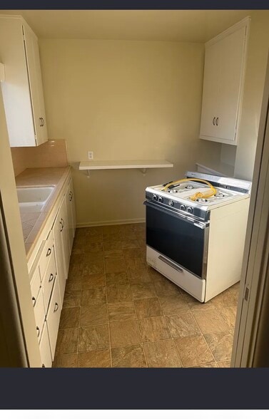 Building Photo - 2514 N Glenoaks Blvd