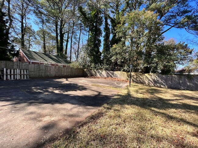 Building Photo - Beautiful one story home in Norfolk