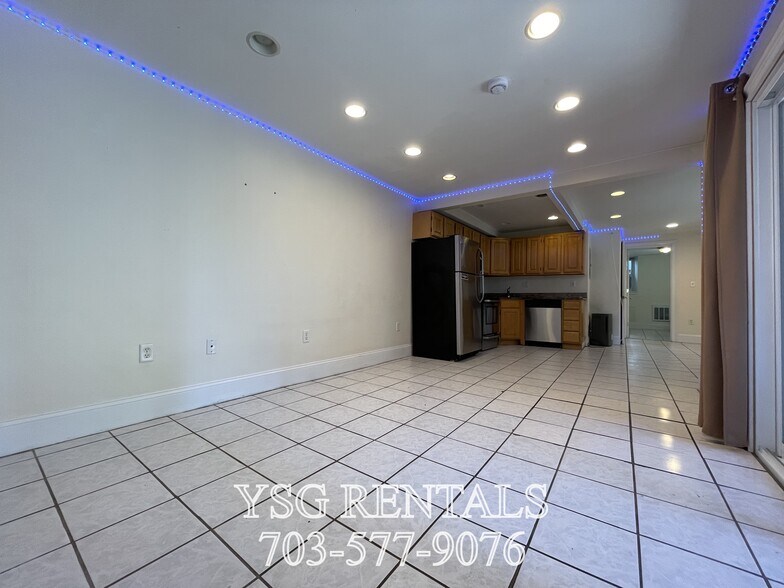 Building Photo - 8 Alleghany St