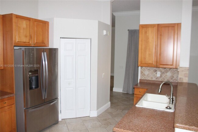 Building Photo - 1342 Crossbill Ct