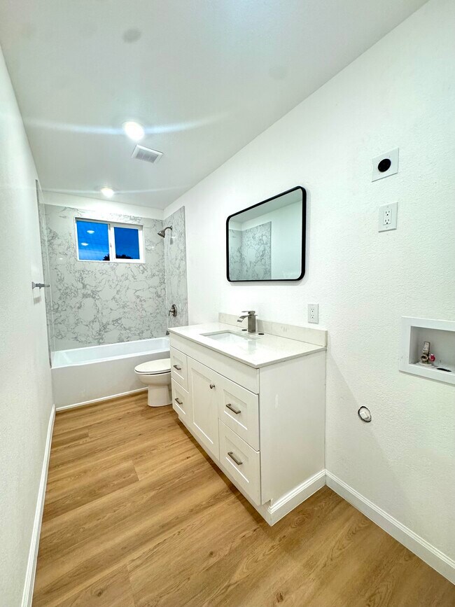 Building Photo - Phillips Lane