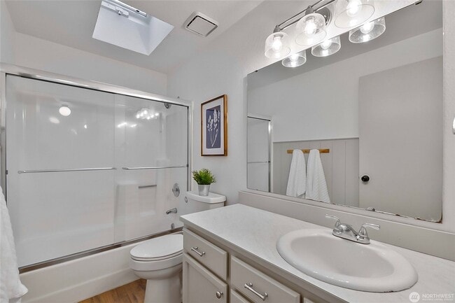Building Photo - Fobes Hill Rental!