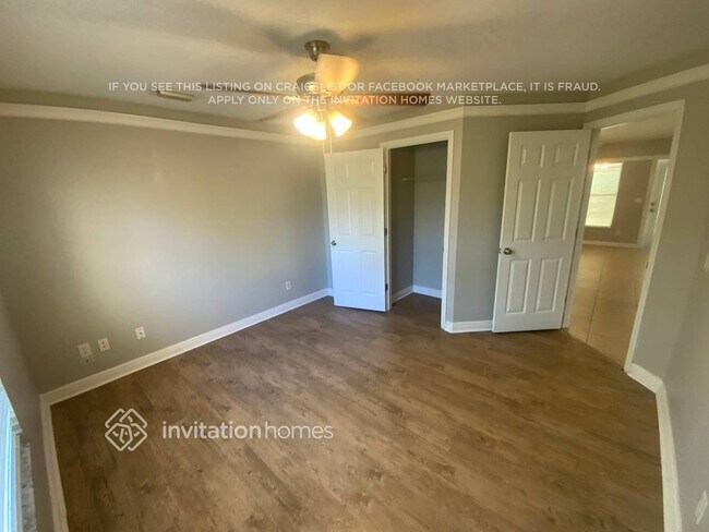 Building Photo - 433 Japura St