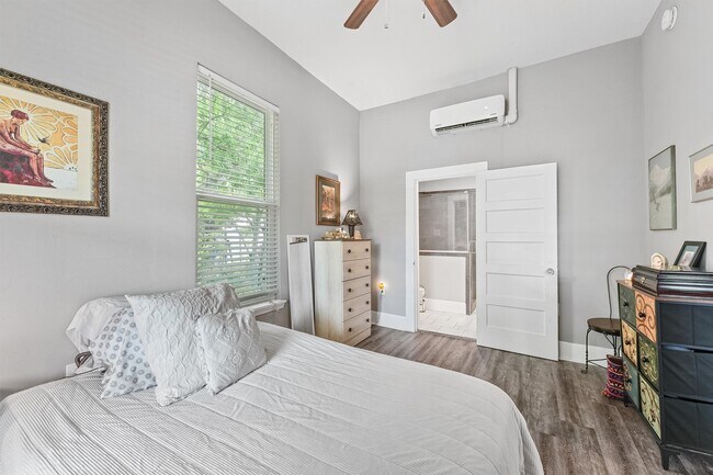 Building Photo - 4912 Avenue R