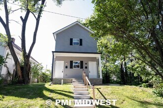 Building Photo - 1525 E Market St