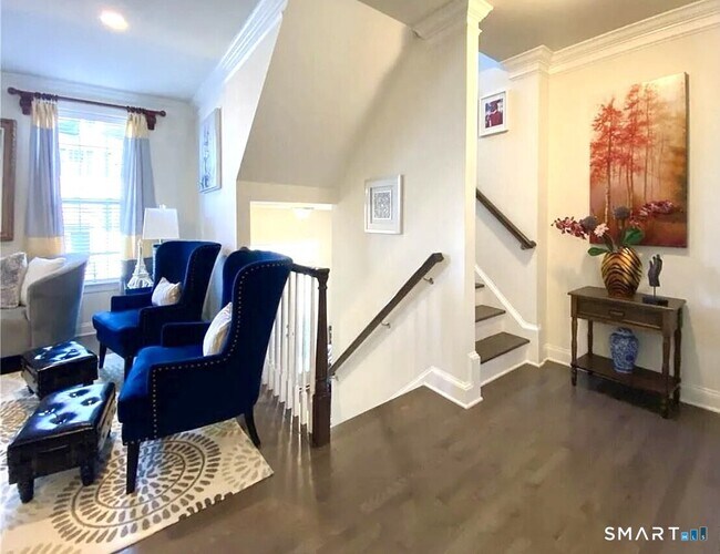 Building Photo - 62 Moorland Dr