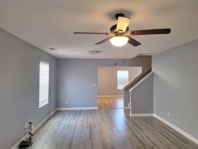 Building Photo - Wonderful Four Bedroom Home in Northeast C...