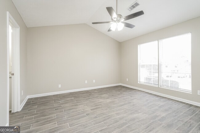 Building Photo - 145 Fairclift Dr