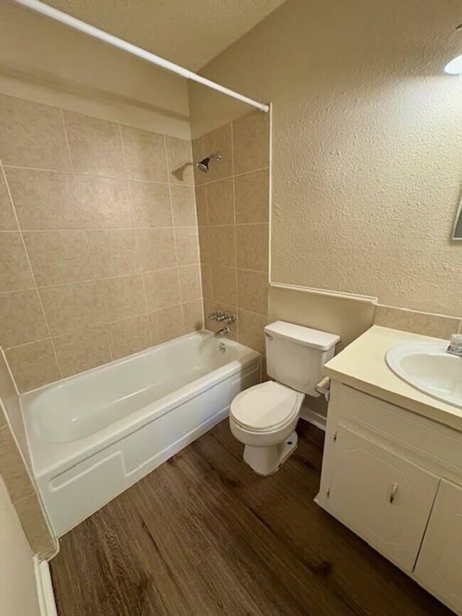 Building Photo - G 100-102 Gruver Circle