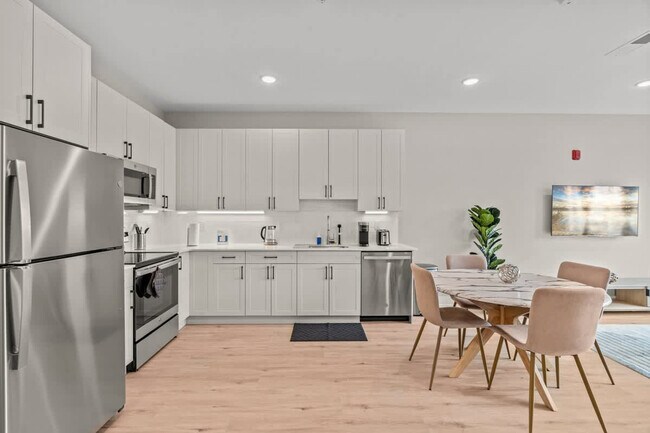 Building Photo - 916 N Delaware Ave