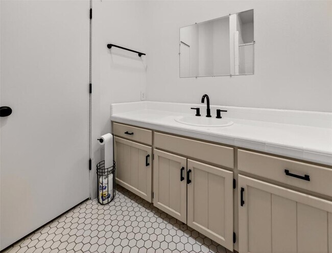 Building Photo - 6106 FM Rnch