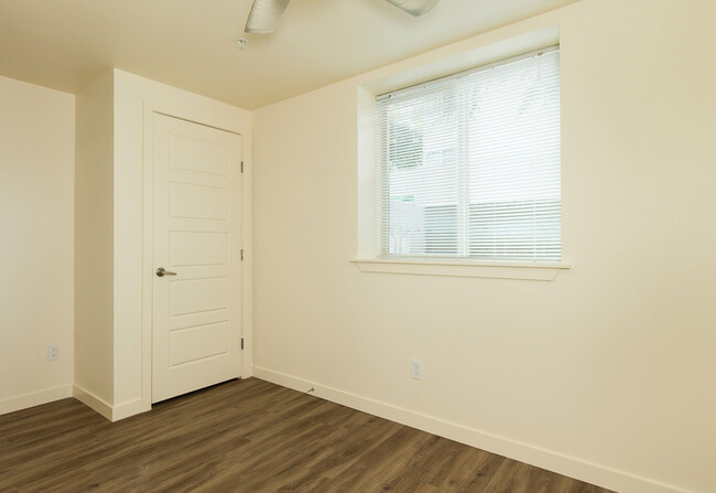 Building Photo - Spacious 3-Bedroom in Ballard!