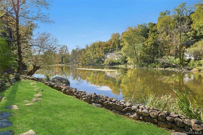 Building Photo - 188 Ferdon Ave