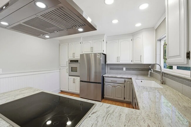 Building Photo - 4859 Borina Dr