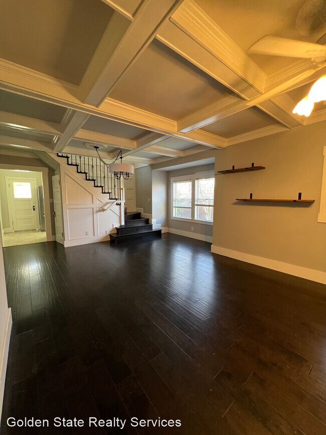 Building Photo - 4 br, 2 bath House - 525 Grove St