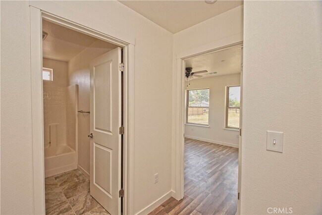 Building Photo - 8435 Buena Vista Ave