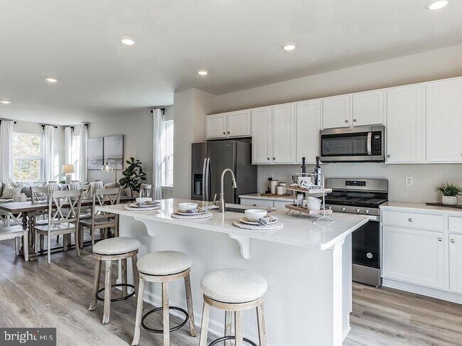 Building Photo - 216 Macoun Way