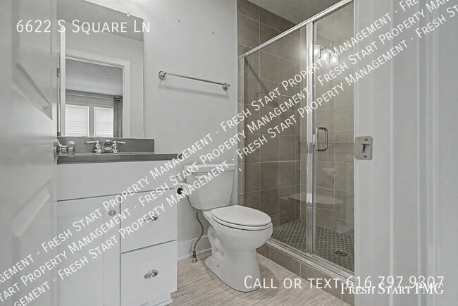 Building Photo - 6622 S Square Ln
