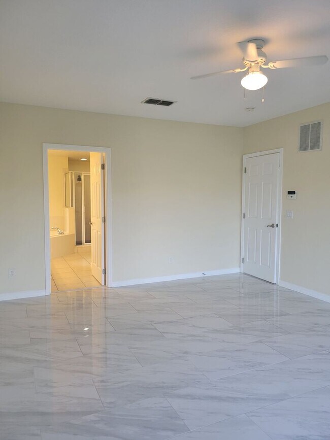 Building Photo - 4 Bedroom House in Eagle Creek, Lake Nona