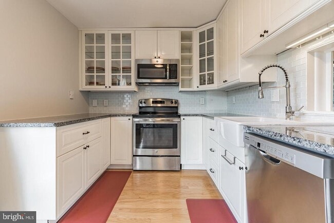 Building Photo - 130 Roberts Ln