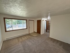 Building Photo - 2042 Myrtle Ave NE