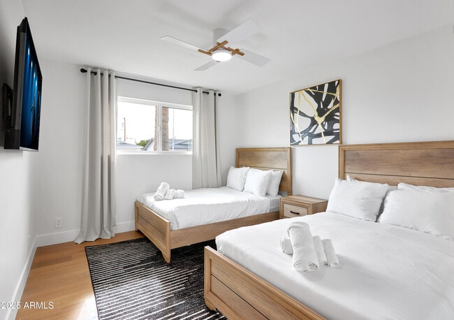 Building Photo - 7320 E Latham St