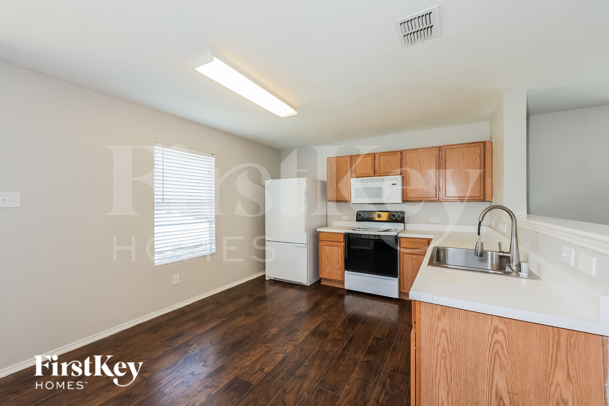 Building Photo - 6417 Meadow Way Ln