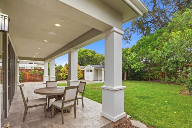 Building Photo - 3878 Magnolia Dr