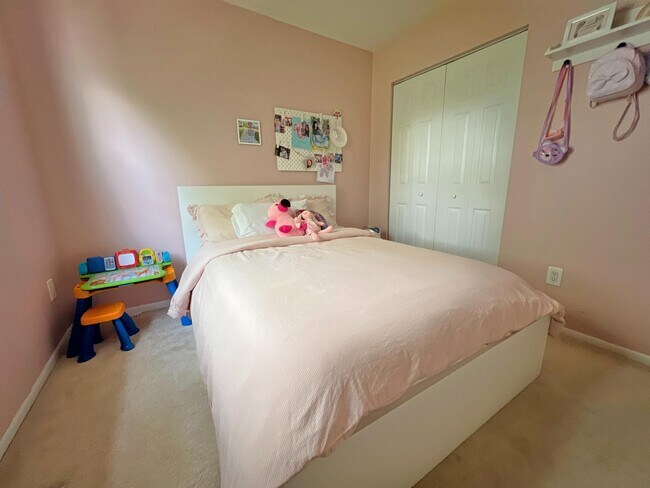 Building Photo - 950 Barton Oaks Pl
