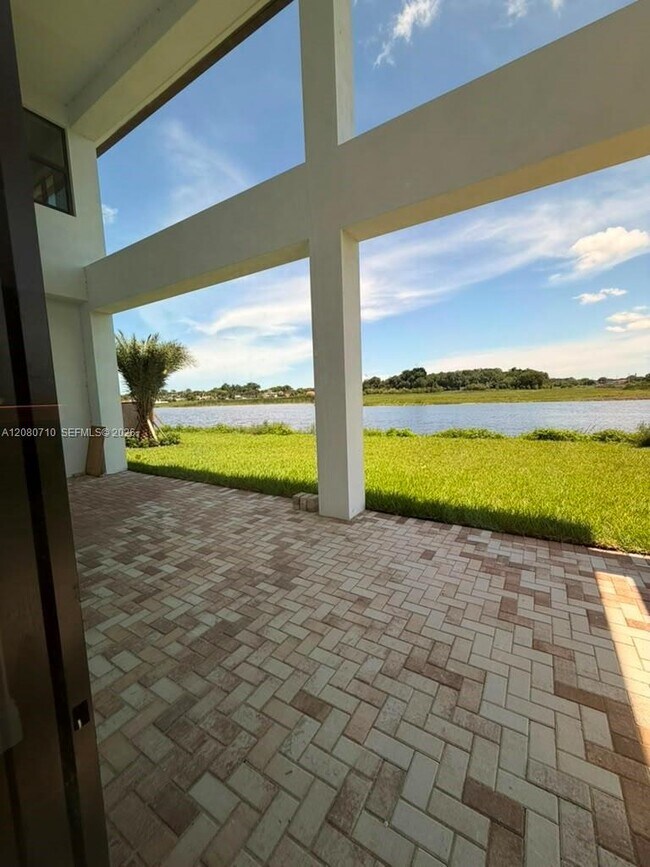 Building Photo - 8540 NW 160th Terrace