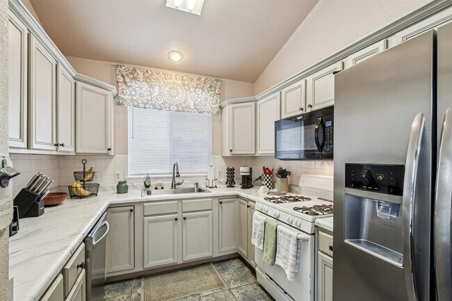 Building Photo - 3308 Ross Cove