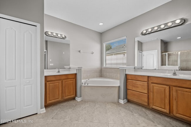 Building Photo - 932 Gallier Pl