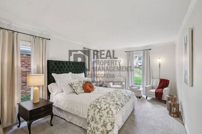 Building Photo - 5025 Hillsboro Pike