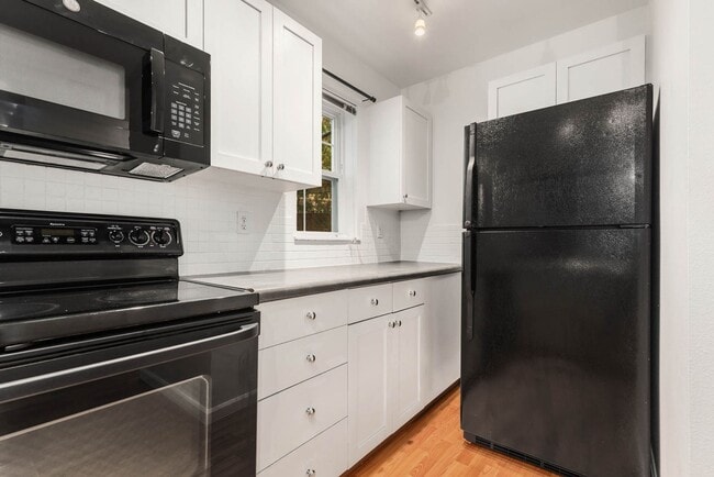 Building Photo - 23420 SE Black Nugget Rd