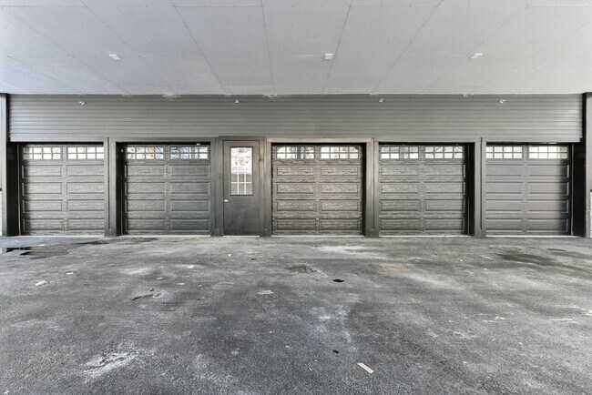 Building Photo - 87 Parker St