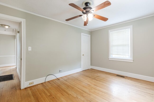 Building Photo - 119 Merrilat Ave